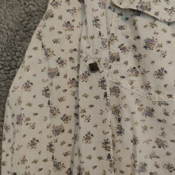 🐸2/$20 100% Cotton Button Down Blouse - Picture 5 of 8